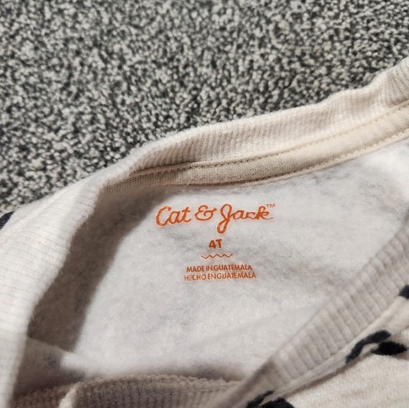 Heart design bundle. 4T. Carters and Cat and Jack. - Picture 7 of 8